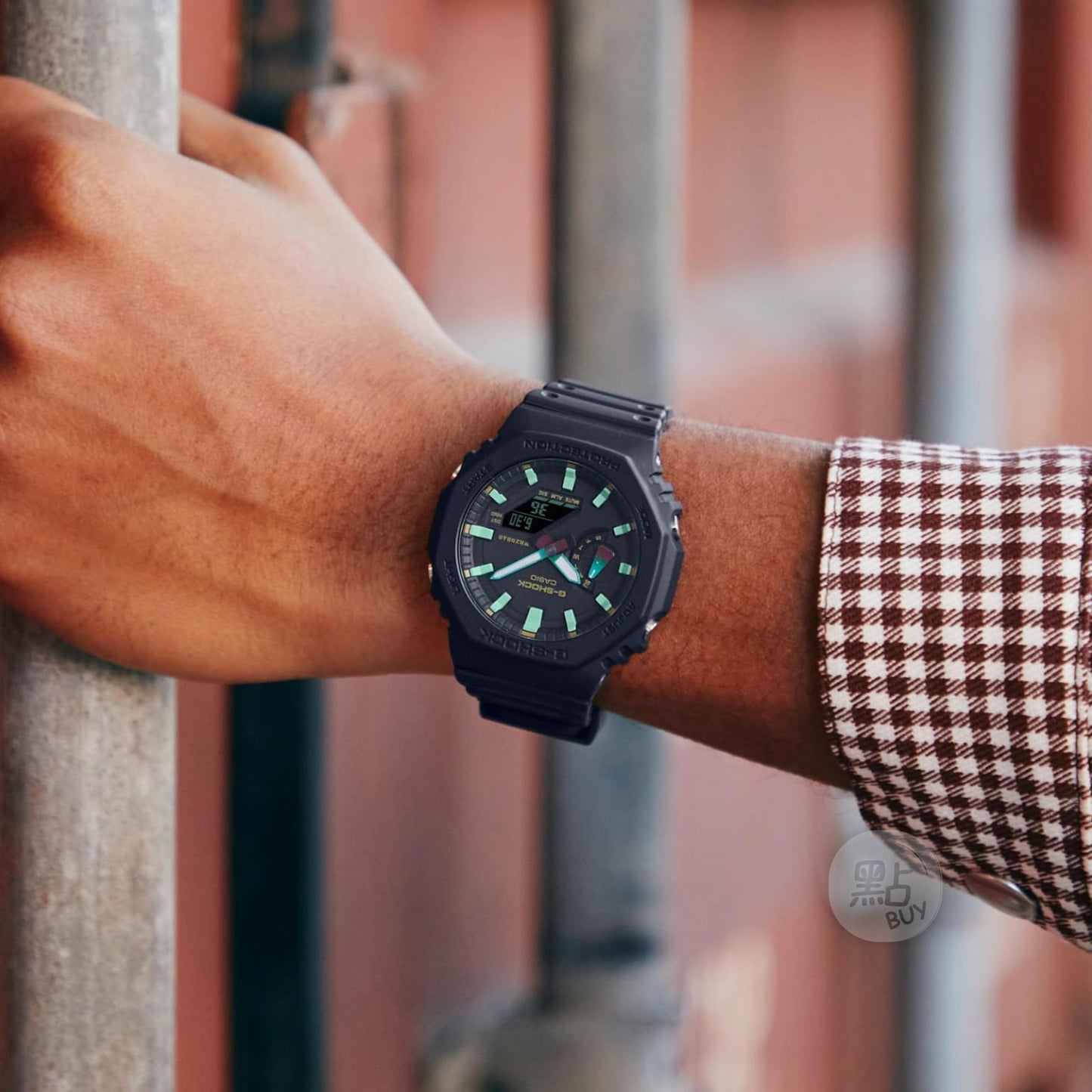 卡西歐 GA-2100RC-1ADR - 其他角度