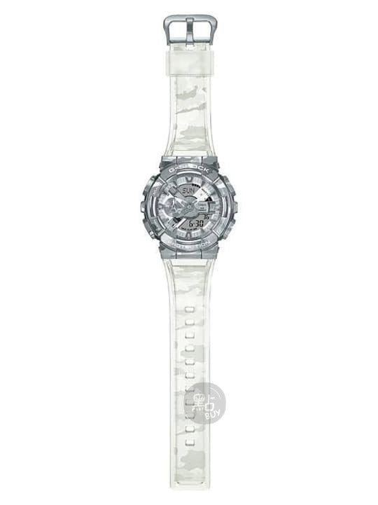 CASIO GM-110SCM-1AER 類比-數位 GM-110 Series 手錶 - 全身圖，展示半透明迷彩錶帶