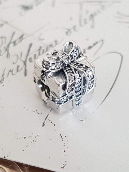 Pandora Sparkling Present Charm  #791400CZ